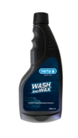 Nerta Wash & wax er en overflatevennlig høyglansshampoo.