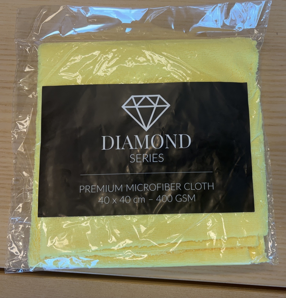Premium microfiberklut i 40 x 40 cm størrelse med 400GSM
